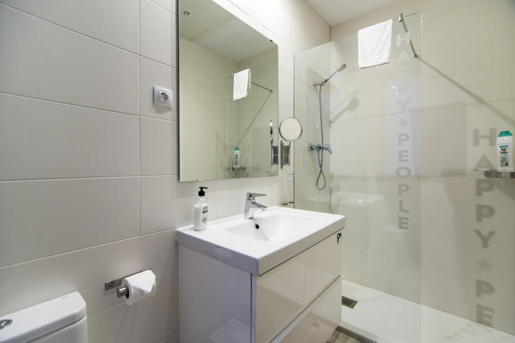 Happy People Sagrada Familia Apartments Barcelona Exterior foto